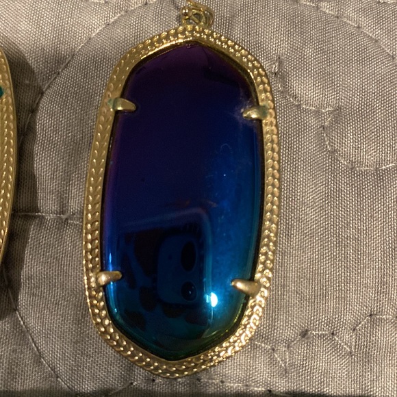 Kendra Scott Earrings - Picture 3 of 4